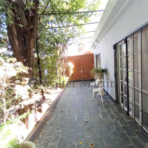 Casa 5 Ambientes Con Parque, Quincho, Pileta Y Cochera