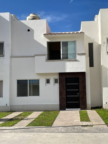 Imagen 1 de 23 de Casa En Renta Puerta Piedra