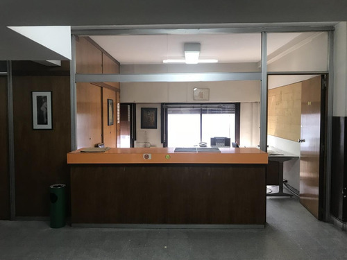 Oportunidad. Local A La Venta En Villa Crespo. Scalabrini Al 400. 600 M2 Totales.
