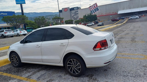 Volkswagen Vento 1.6 Confortline At