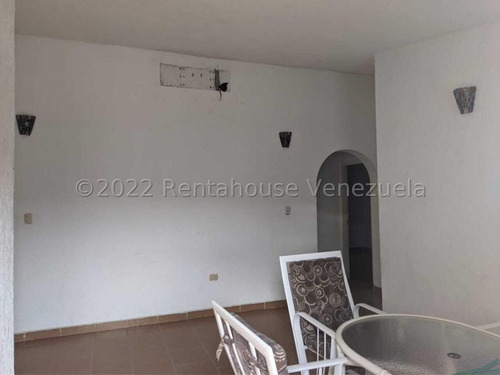 Imagen 18 de 30 de !!sp!! Casa En Venta Villas De Yara Barquisimeto Lara, Venezuela. Selena Pacheco, Contacto 0424-5197639. Cod. Flex # 23-10392 $ 11000 3 Dormitorios 2 Baños 200 M²