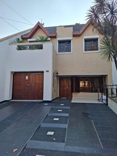 Venta Casa -pileta-5 Amb-pileta-cochera-quincho.