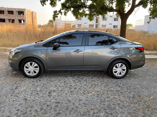 Imagen 6 de 12 de Nissan Versa 2021 1.6 Sense At