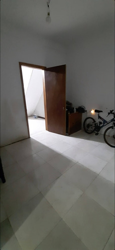 Imagen 4 de 14 de Casa Grande De 2 Pisos 4 Cuartos Y 2 Baños.