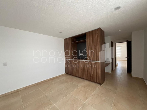 Casa En Renta En Distrito Sophia De 3 Niveles