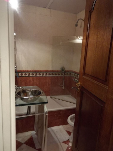 Imagen 28 de 30 de Gran Piso De 160m2 Con Cochera 5 Ambientes 4 Baños Todo Muy Bue Estado