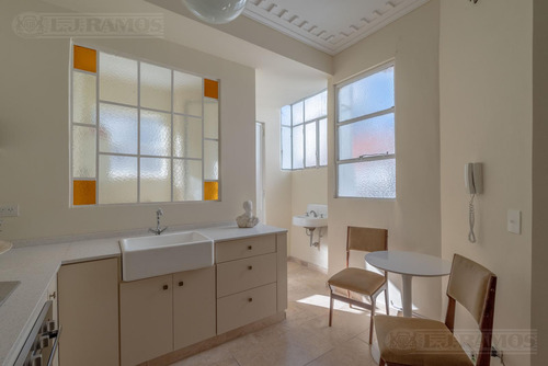 3 Ambientes - Impecable- Recoleta - Toilette - Super Luminoso