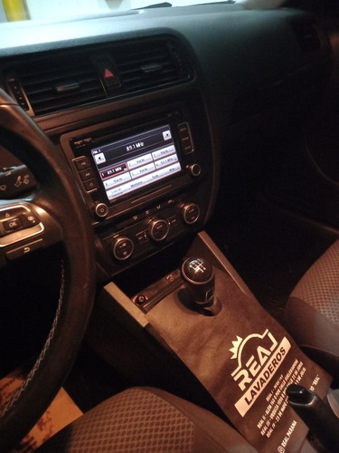 Imagen 4 de 7 de Volkswagen Vento 2014 2.5 Advance Plus 170cv