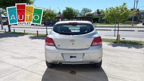 Chevrolet Onix Joy 2017 Gris Plata 5 Puertas