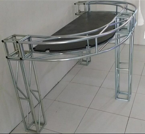 Imagem 2 de 4 de Mesa Treliça Box Truss Para Djs - Lourenço