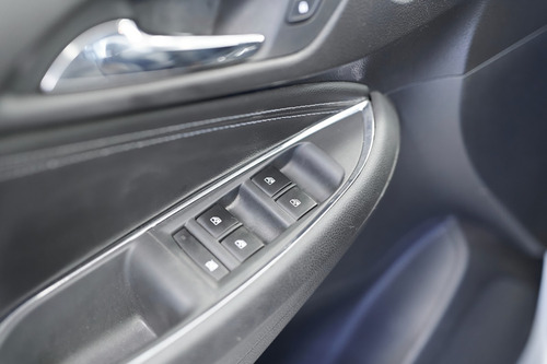Imagen 15 de 17 de Chevrolet Cruze 1.4 4p Lt 2019