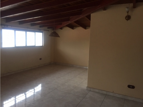 Se Vende Edificio 776m2 El Marqués 9386