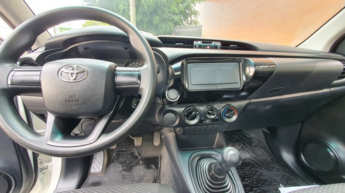 Imagen 10 de 11 de Toyota Hilux 2020 2.7 Cabina Sencilla Mt