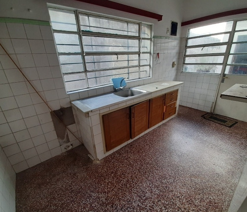 Imagen 12 de 17 de Oportunidad. Ideal Inversión. Renta O Vivienda Para Dos Familias. Buena Ubicación A Pasos De Av. Luis A. De Herrera. Muy Buen Entorno. Dos Casas Del 70 Planchada En Perfecto Estado.