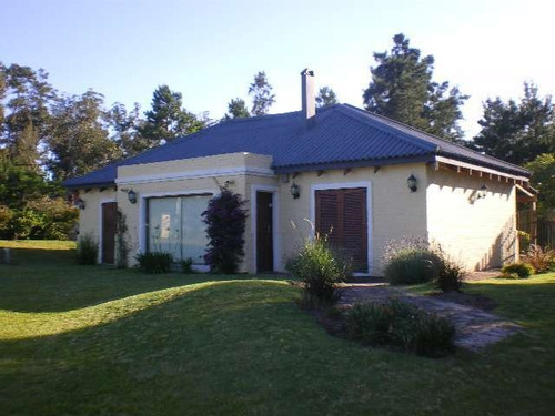 Imagen 1 de 17 de Casa En Venta De 3 Dormitorios En Jardines De Cordoba (ref: Lij-649)