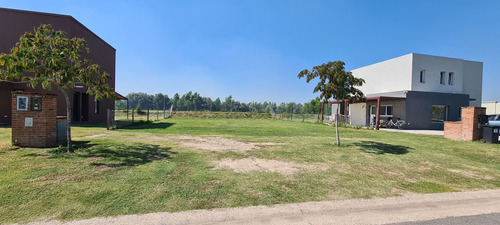 Imagen 3 de 27 de Lote En Acacias Puertos Del Lago