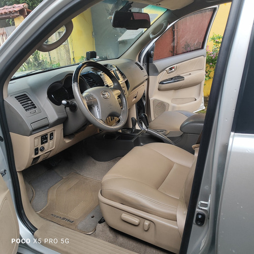 Toyota Hilux SW4 3.0 Srv 7l 4x4 Aut. 5p