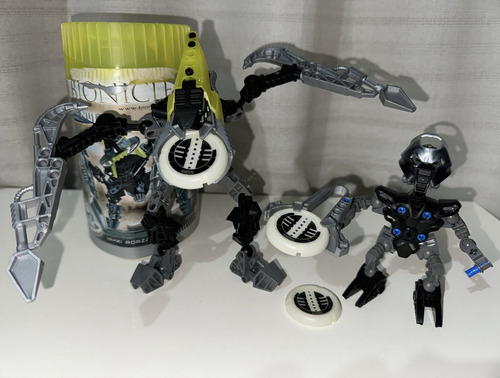 Lego Bionicle Vahki Rorzakh (8618) + Matoran Tehutti (8609) (Usado)