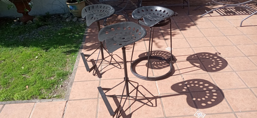 Banqueta De Diseño En Hierro Asiento De Tractor Cdo $ 3000 (Usado)
