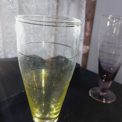 Imagem 5 de 10 de Taça Antiga Cristal Imperial Filete Em Ouro 2 Unidades