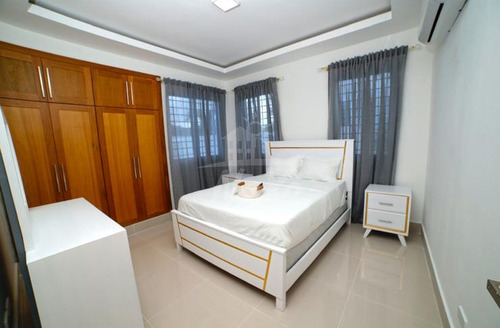 Imagen 8 de 15 de Vendemos Hermosa Casa Con Piscina En Residencial Cerrado, Santiago (jpc-224)
