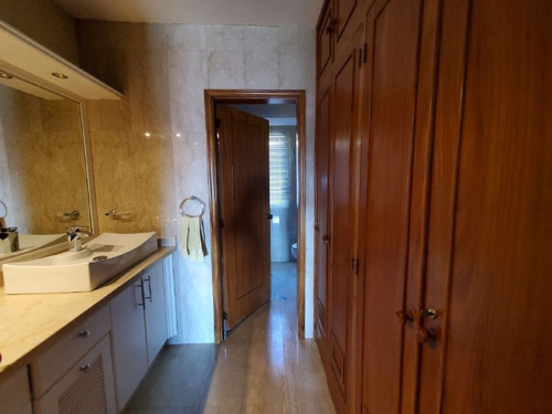Imagen 11 de 24 de Maria Emilia Vende 04246447007