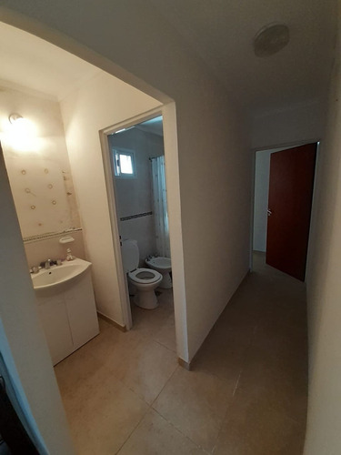 Imagen 11 de 16 de Dto Interno En Barrio Sur