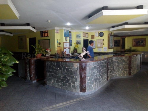 Hotel En Venta Macuto #24-24065 Johana Blanco