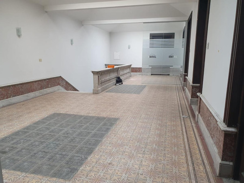 Imagen 12 de 30 de Edificio Entero En Piedras Esq Misiones