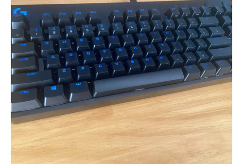 Teclado Logitech G Pro Blue Switch Para Gaming Rgb Negro En (Usado)