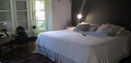 Hermosa Casa En Estilo Colonial En Rogelio Martinez De 3 Dormitorios