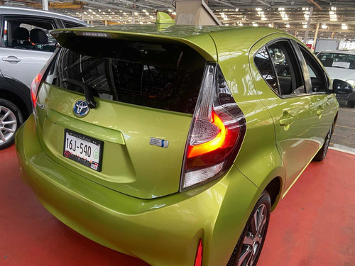 Imagen 4 de 13 de Toyota Prius C Híbrido