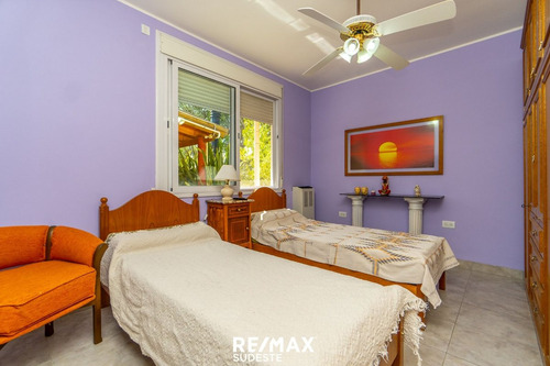 Venta Casa Cuatro Ambientes Con Amplio Jardin