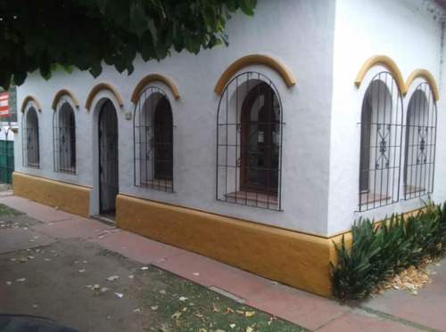 Casa En Venta - 3 Dormitorios 2 Baños - 185mts2 - Barrio Gambier