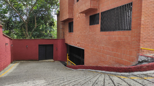 Espectacular Townhouse En Venta , Con Clima Privilegiado De Montaña. Alto Hatillo