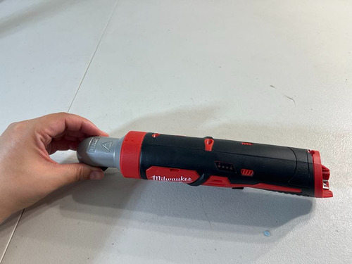 Milwaukee 2467-20 Atornillador De Impacto De 90 Angular Rojo 50 (Usado)