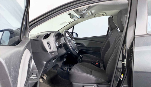Imagen 8 de 15 de 110337 - Toyota Yaris 2015 Con Garantía