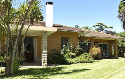 Imagen 2 de 17 de Casa - Barrio Parque Leloir