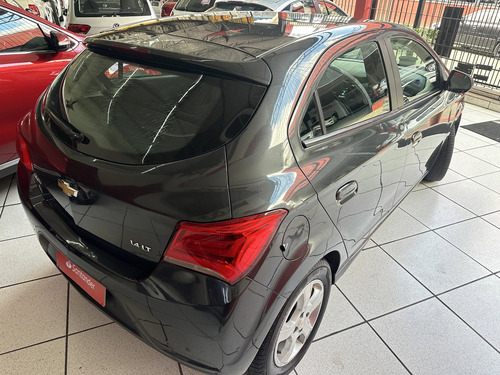 Chevrolet Onix 1.4 MPFI LT 8V FLEX 4P MANUAL
