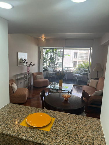 Se Alquila Apartamento Amoblado En Altamira 1 Habitación.