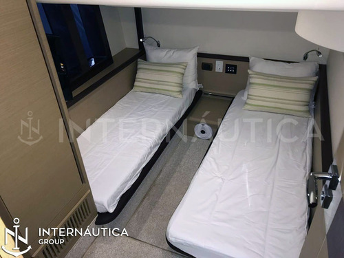 Imagem 9 de 13 de Intermarine 545 2011 Azimut Ferretti Fairline Phantom