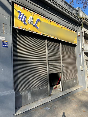 Imagen 14 de 17 de Local Comercial Sobre La Calle San Martín.