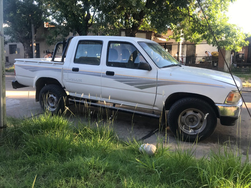 Toyota Hilux 2.8 D/cab 4x2 D Dlx