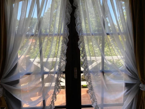 Imponente Chalet En Sierra De Los Padres En 4 Lotes Con Pileta Y Portón Automático. Gran Parque Con Variedad De Plantas Y Arboles. Gran Inversión. Retazada Urge Vender