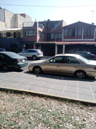 Se Renta Local Comercial A Pie De Parque Toriello