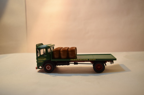 Camion Leyland Playo Verde C/barriles Corgi 1/76 C/caja 