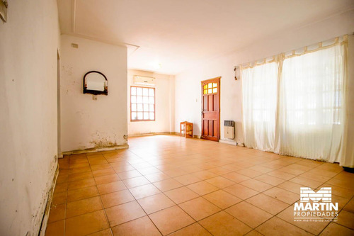Casa En Venta 3 Amb Con Patio En Munro
