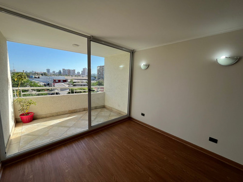 Ref:2570** Vive Con Comodidad Y Con Excelente Conectivi