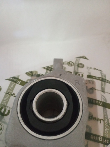 Imagen 5 de 5 de Buje Trasero Meseta Inferior Grand Cherokee 4g 11-18 Mopar