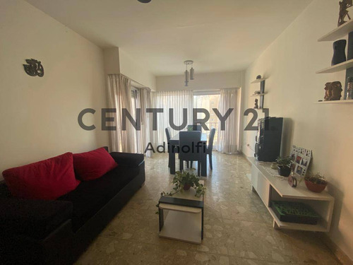 Calle 55 Esq. 5 - Departamento En Venta De 3 Dormitorios Al Frente C/ Cochera